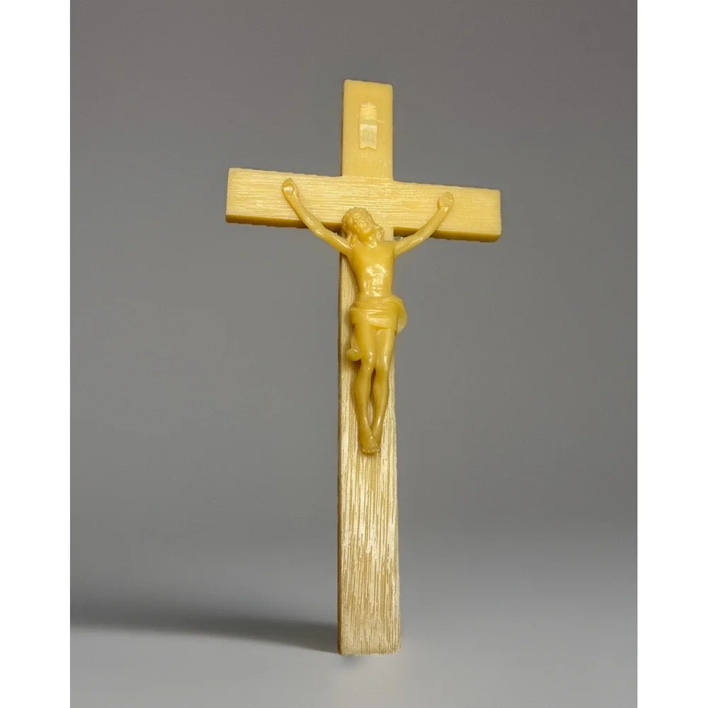 Vtg Plastic Crucifix Cross Jesus Corpus Religious Wall Decor Yellow Off White